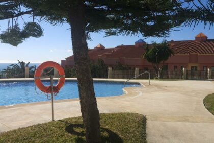 096979e7c07aab5bc5109711a48e2d98 - 1