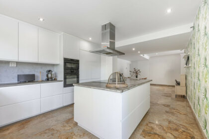 0c691b9d8e2929a24d1675a7f1d83b62 - 11