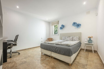 0c691b9d8e2929a24d1675a7f1d83b62 - 15