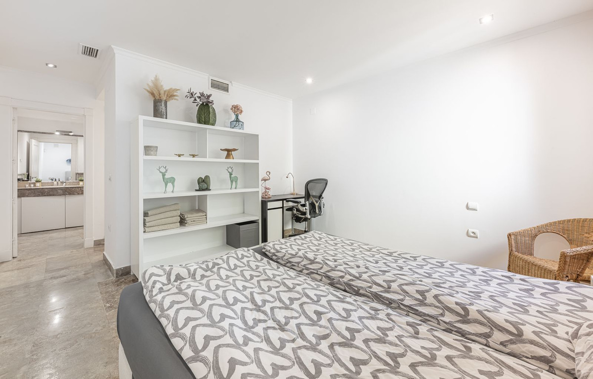 0c691b9d8e2929a24d1675a7f1d83b62 - 17