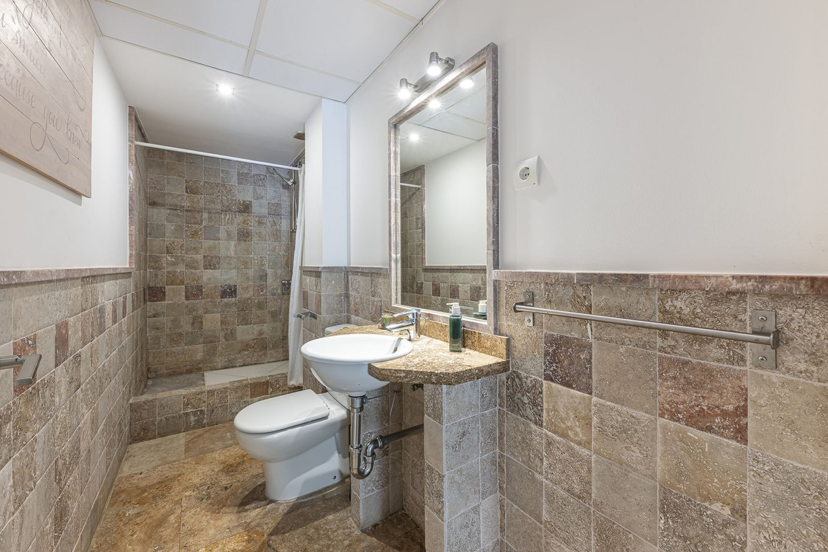 0c691b9d8e2929a24d1675a7f1d83b62 - 19