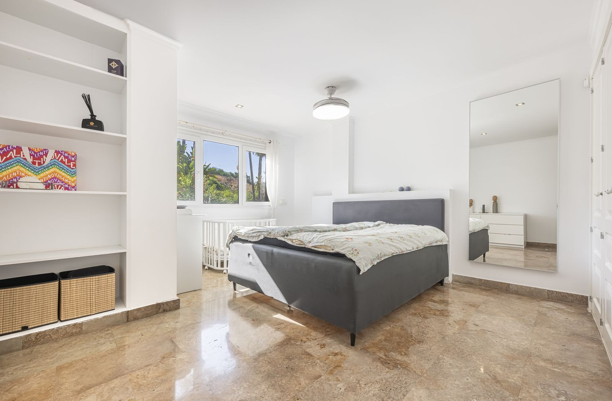 0c691b9d8e2929a24d1675a7f1d83b62 - 21