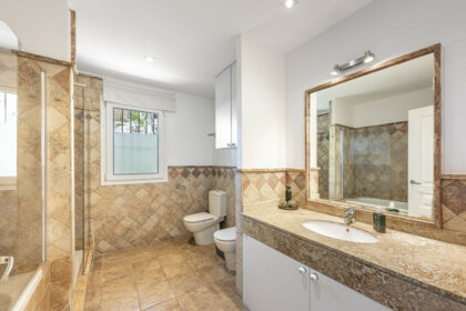 0c691b9d8e2929a24d1675a7f1d83b62 - 23