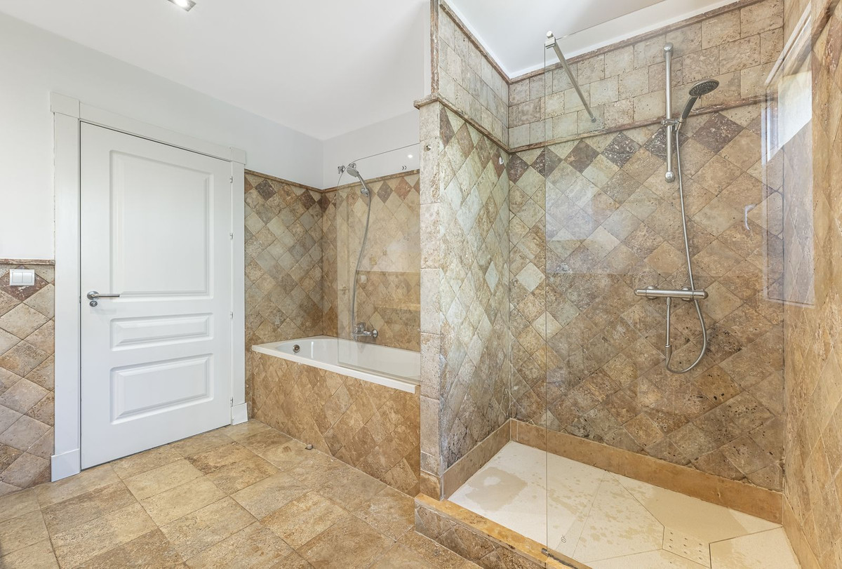 0c691b9d8e2929a24d1675a7f1d83b62 - 24