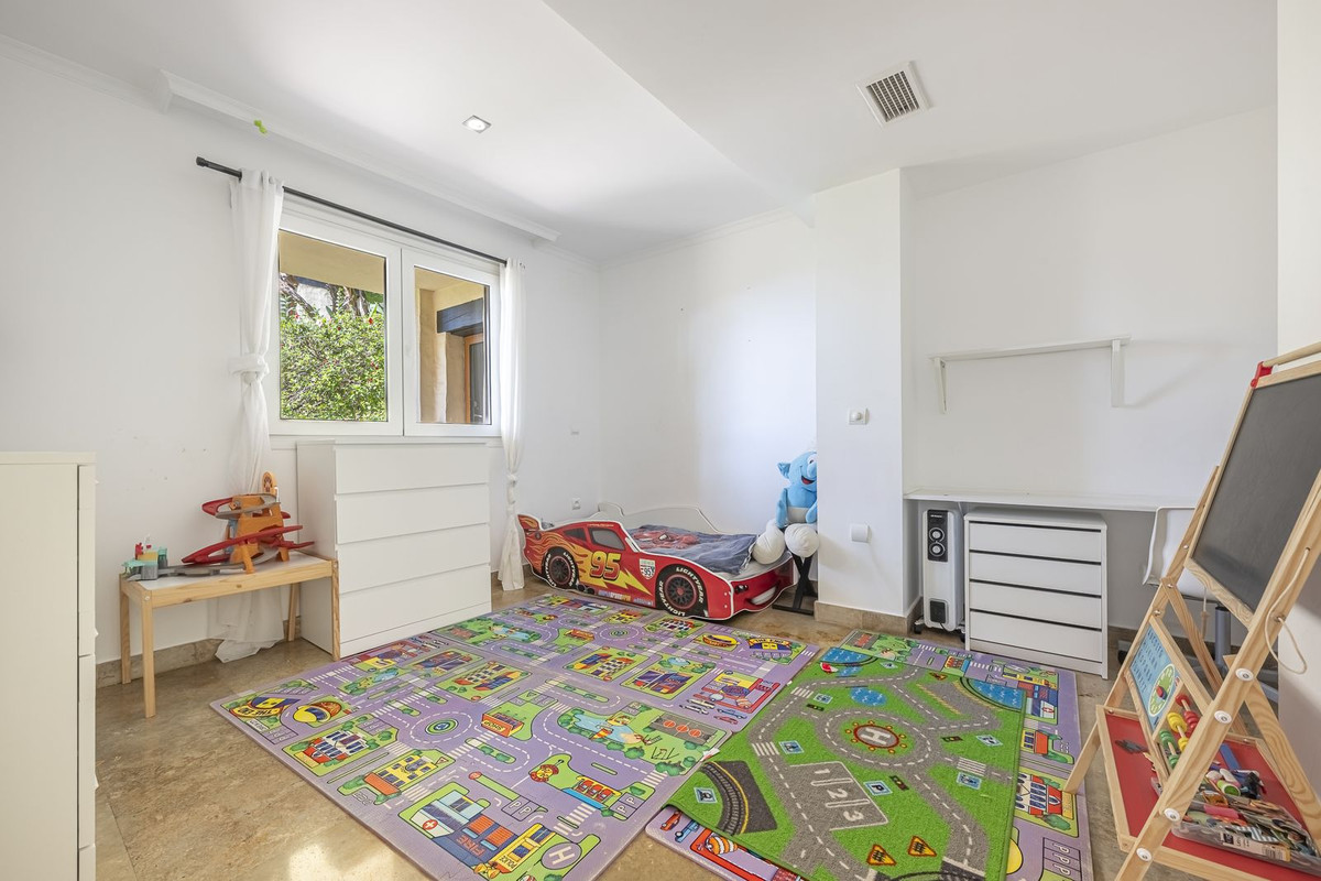 0c691b9d8e2929a24d1675a7f1d83b62 - 25