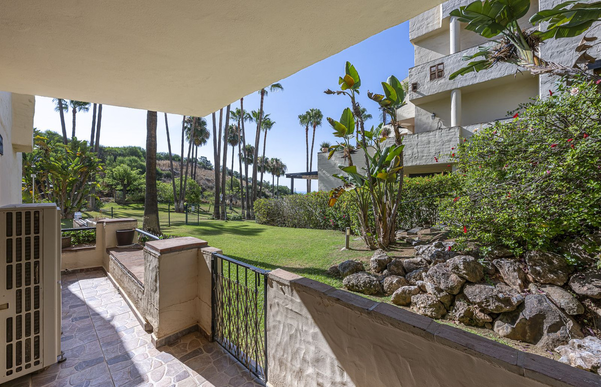 0c691b9d8e2929a24d1675a7f1d83b62 - 27