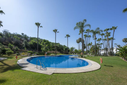 0c691b9d8e2929a24d1675a7f1d83b62 - 35