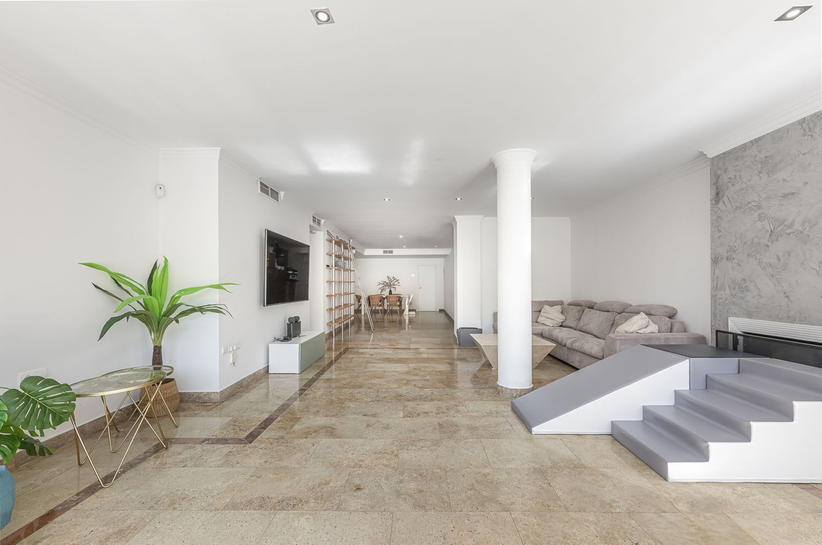 0c691b9d8e2929a24d1675a7f1d83b62 - 4