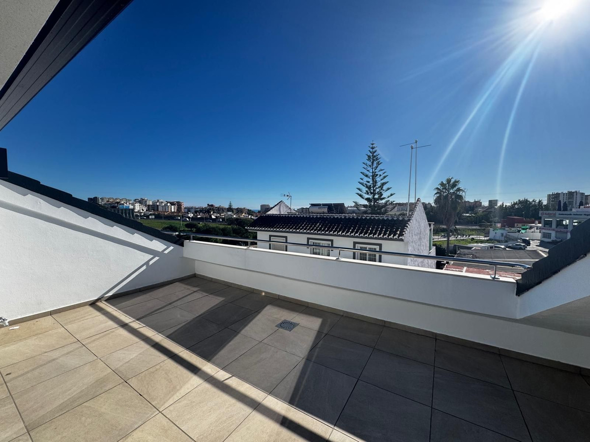 0e12b0b5640e6bdd0afda492620b5330 - 1