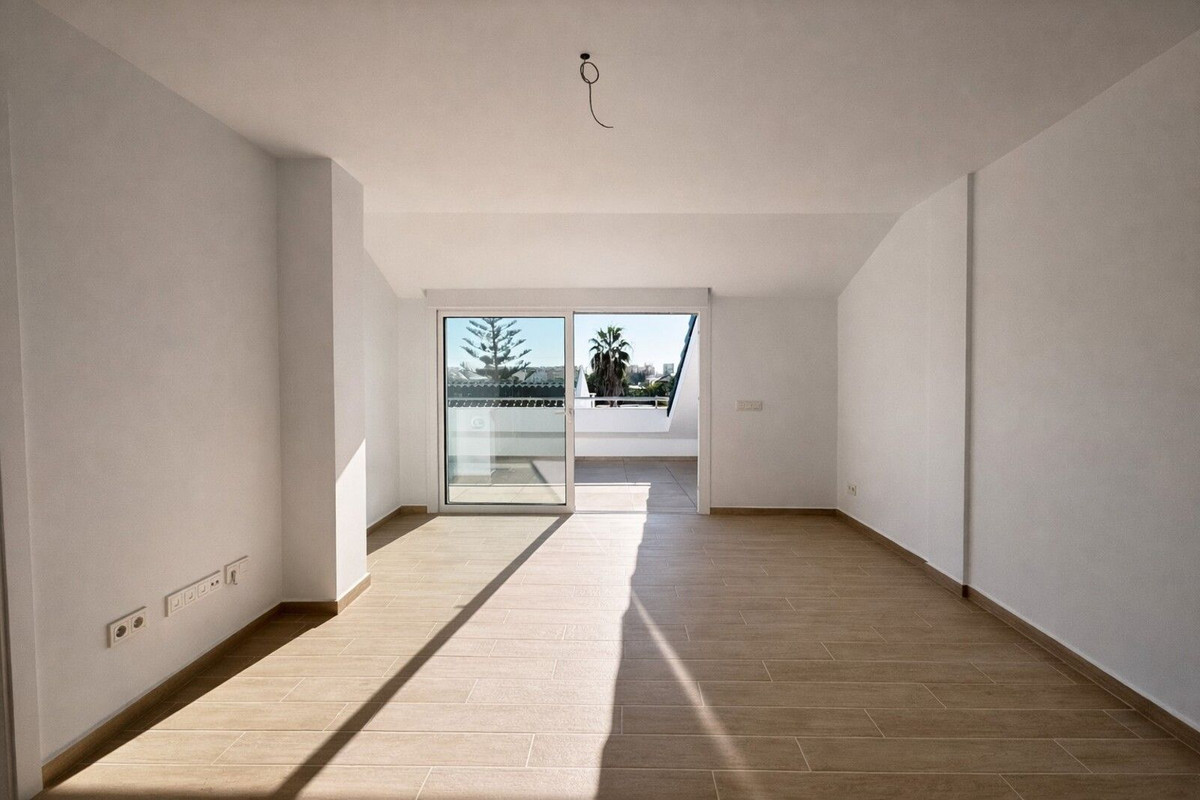 0e12b0b5640e6bdd0afda492620b5330 - 10