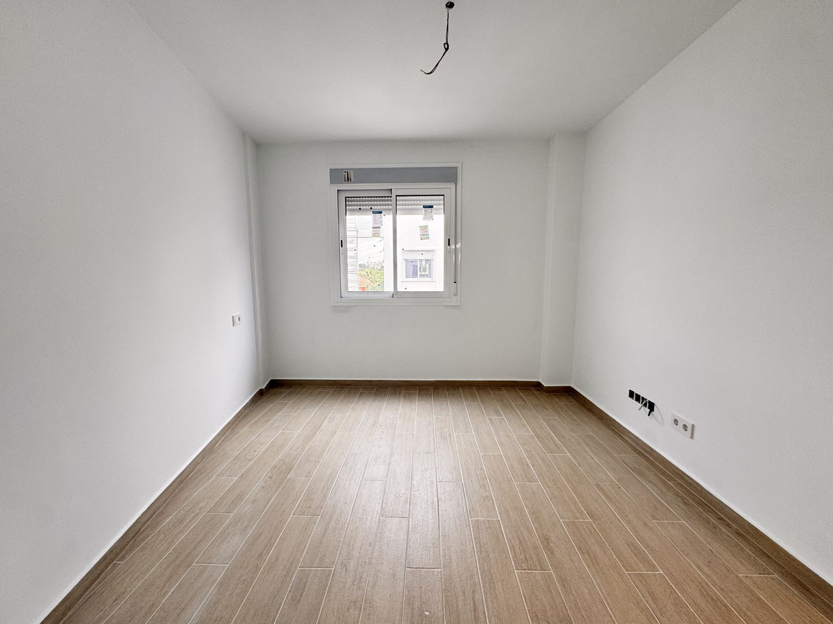 0e12b0b5640e6bdd0afda492620b5330 - 21