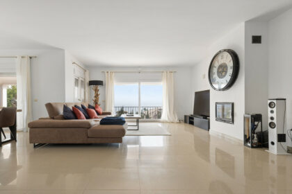 0e8473aea3b3f1966bd6fa7ad424fec8 - 12