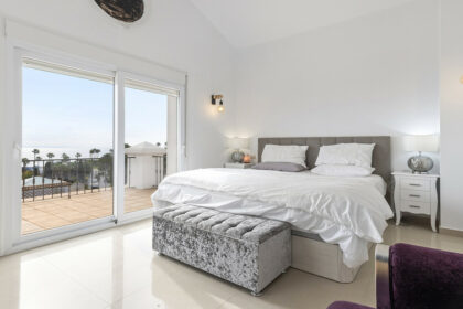 0e8473aea3b3f1966bd6fa7ad424fec8 - 18