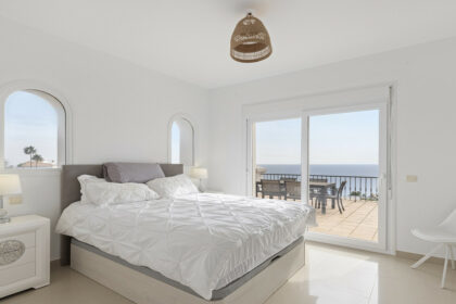 0e8473aea3b3f1966bd6fa7ad424fec8 - 19