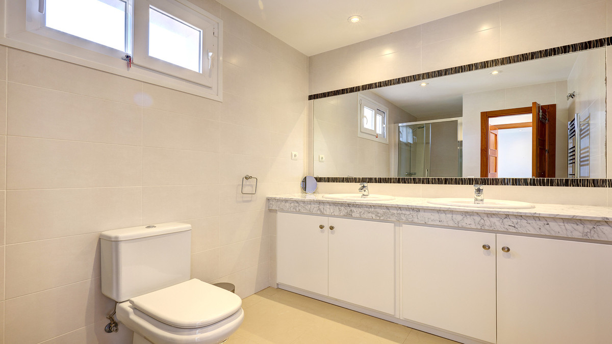 0e8473aea3b3f1966bd6fa7ad424fec8 - 22