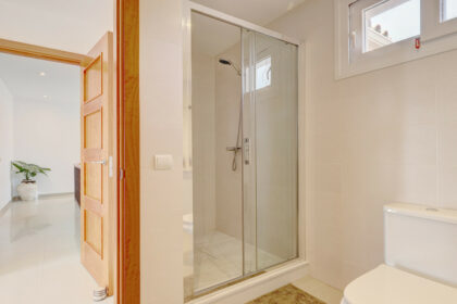 0e8473aea3b3f1966bd6fa7ad424fec8 - 23