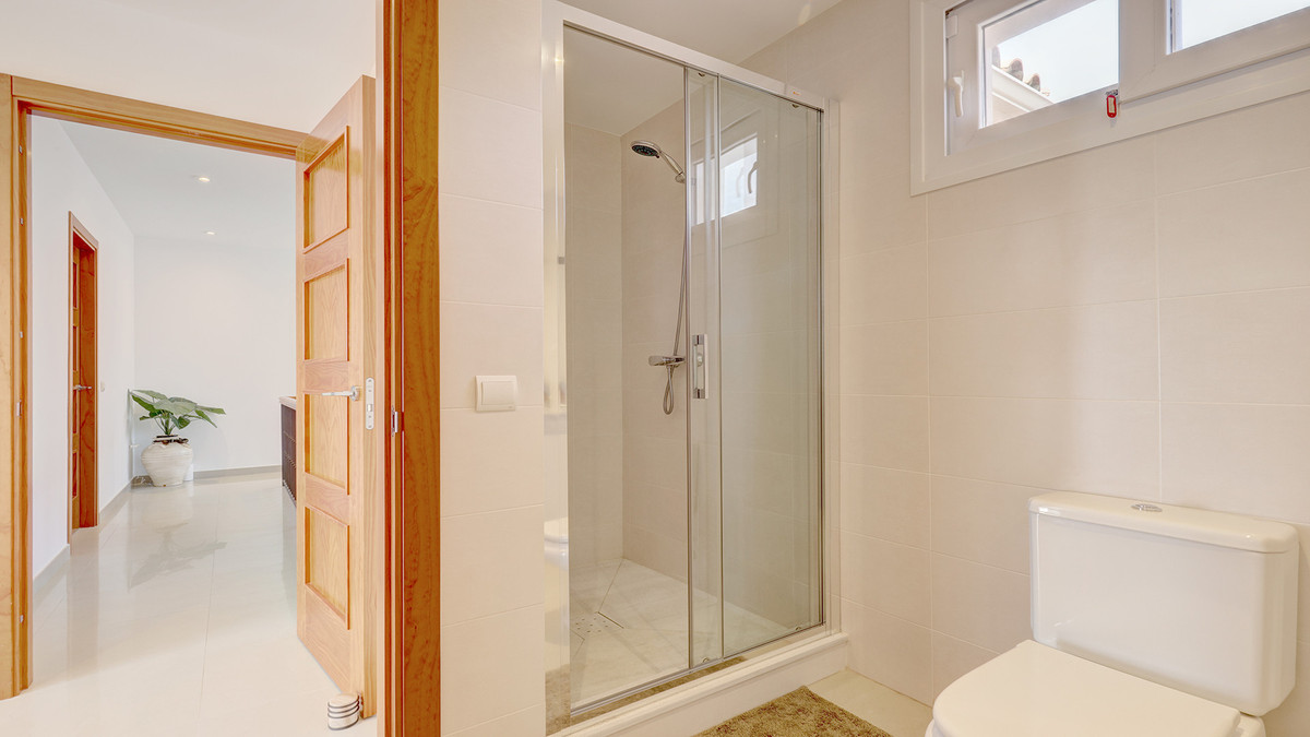 0e8473aea3b3f1966bd6fa7ad424fec8 - 23