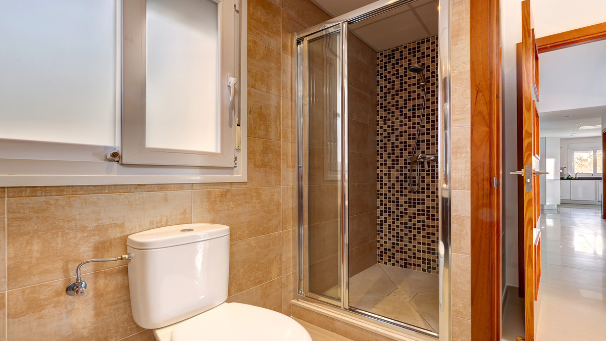 0e8473aea3b3f1966bd6fa7ad424fec8 - 27