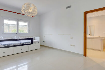 0e8473aea3b3f1966bd6fa7ad424fec8 - 28