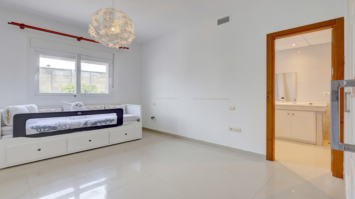 0e8473aea3b3f1966bd6fa7ad424fec8 - 28