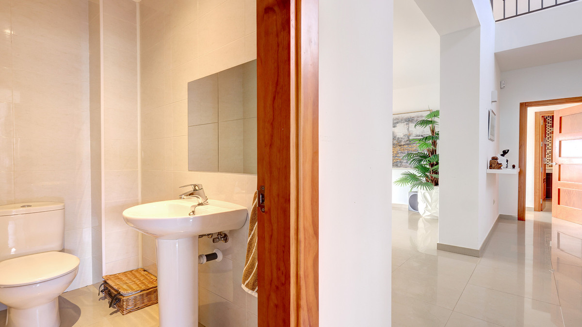 0e8473aea3b3f1966bd6fa7ad424fec8 - 30