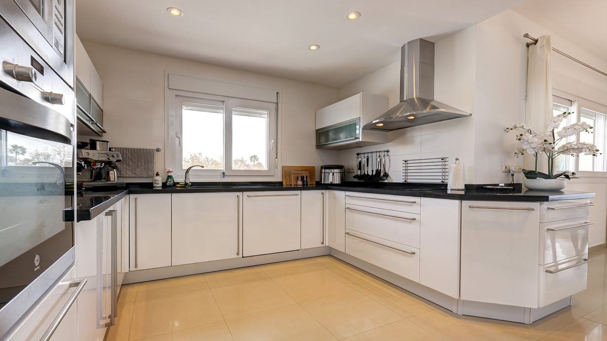 0e8473aea3b3f1966bd6fa7ad424fec8 - 8