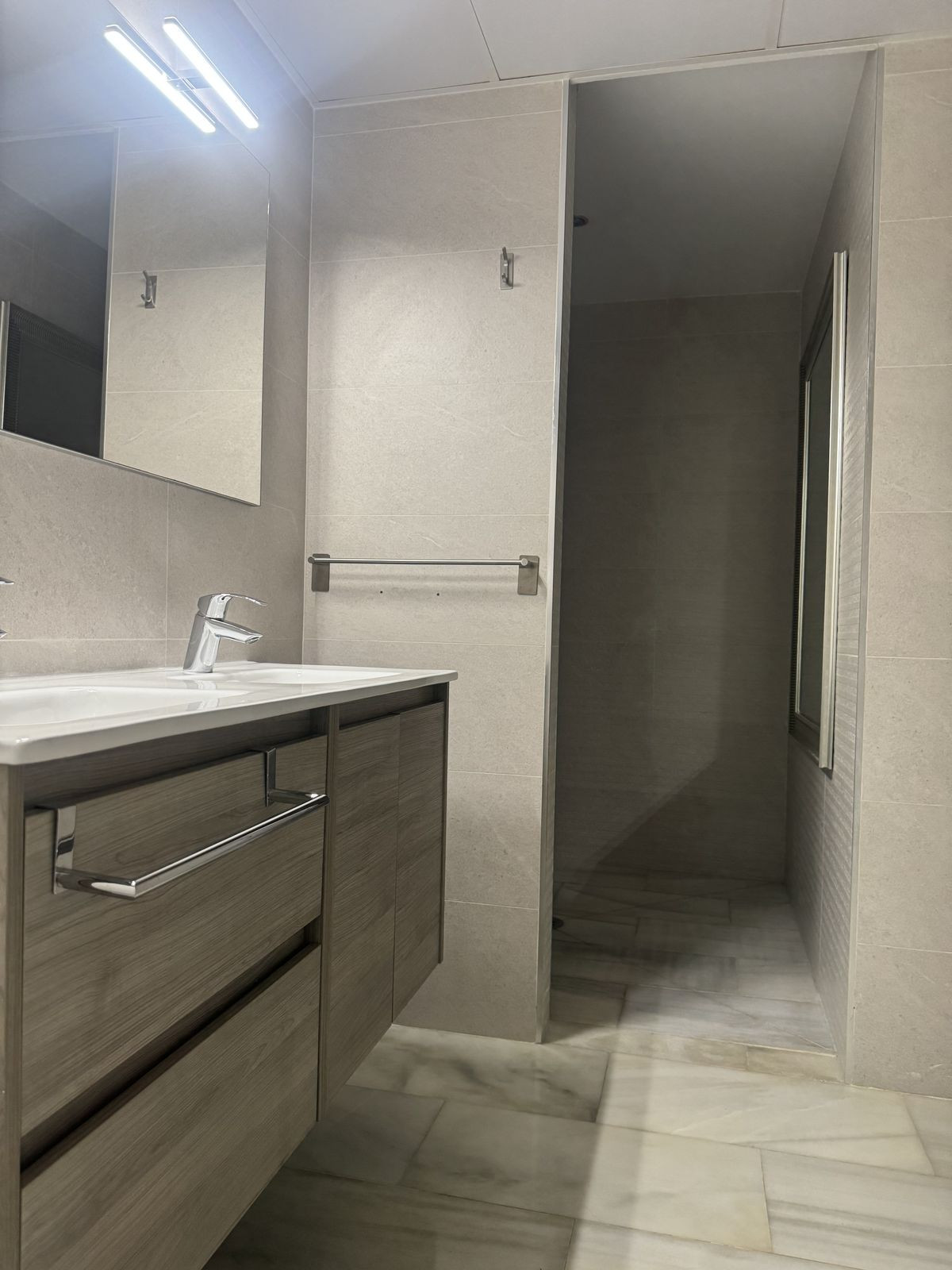 1047c0645d1c018d95c53611f59e6705 - 17