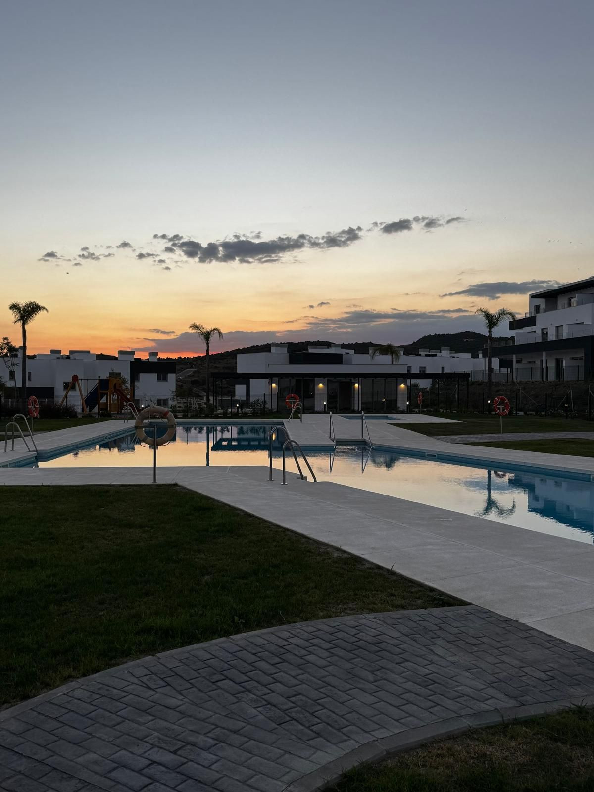 1092e88d5753ae56ec2428850901a29b - 28