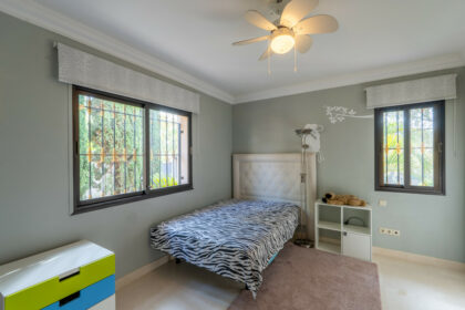 11f1a6e24d171679916f74322d82bb5f - 16