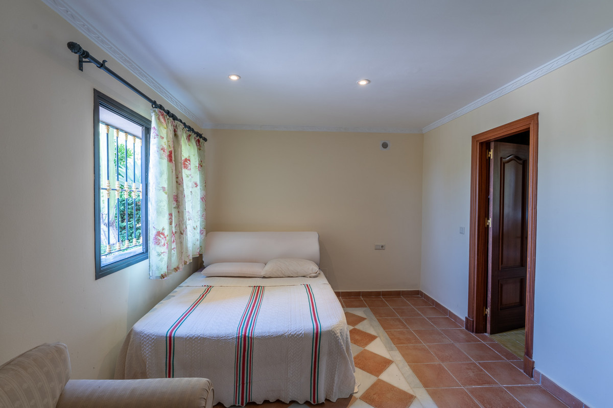 11f1a6e24d171679916f74322d82bb5f - 17