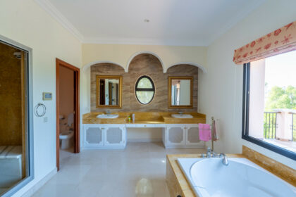 11f1a6e24d171679916f74322d82bb5f - 19