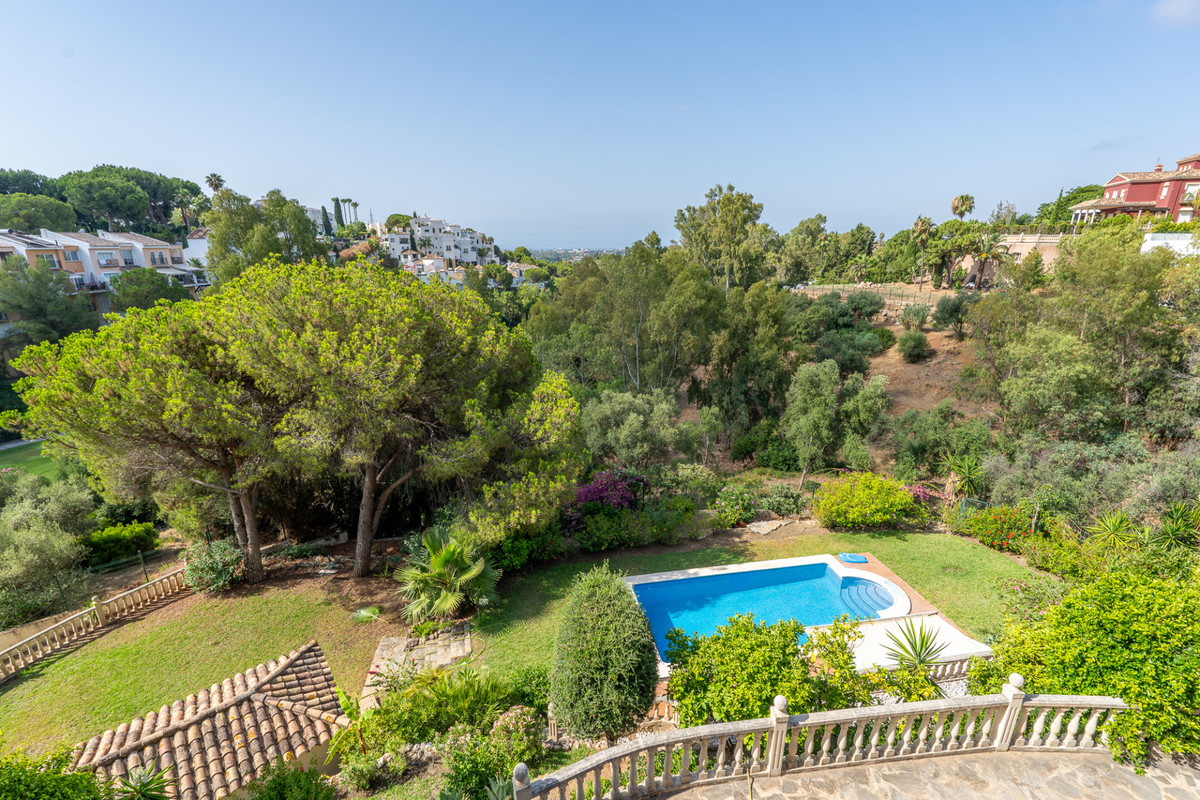 11f1a6e24d171679916f74322d82bb5f - 25