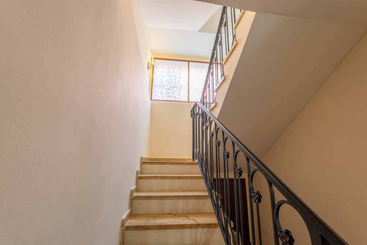 11f1a6e24d171679916f74322d82bb5f - 28