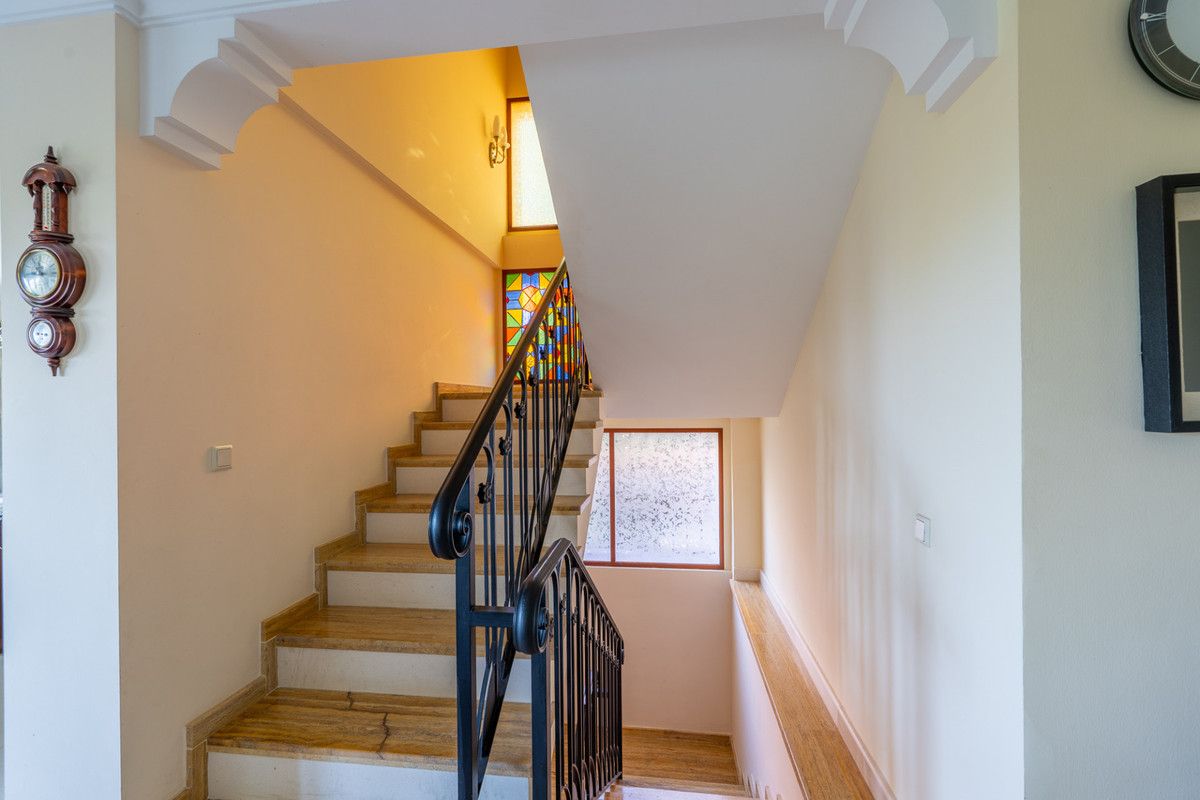 11f1a6e24d171679916f74322d82bb5f - 3