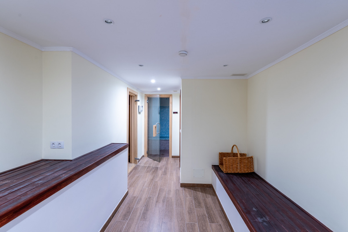 11f1a6e24d171679916f74322d82bb5f - 30