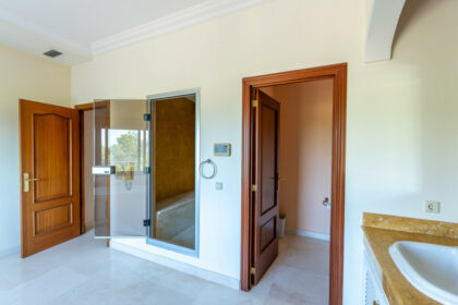 11f1a6e24d171679916f74322d82bb5f - 31