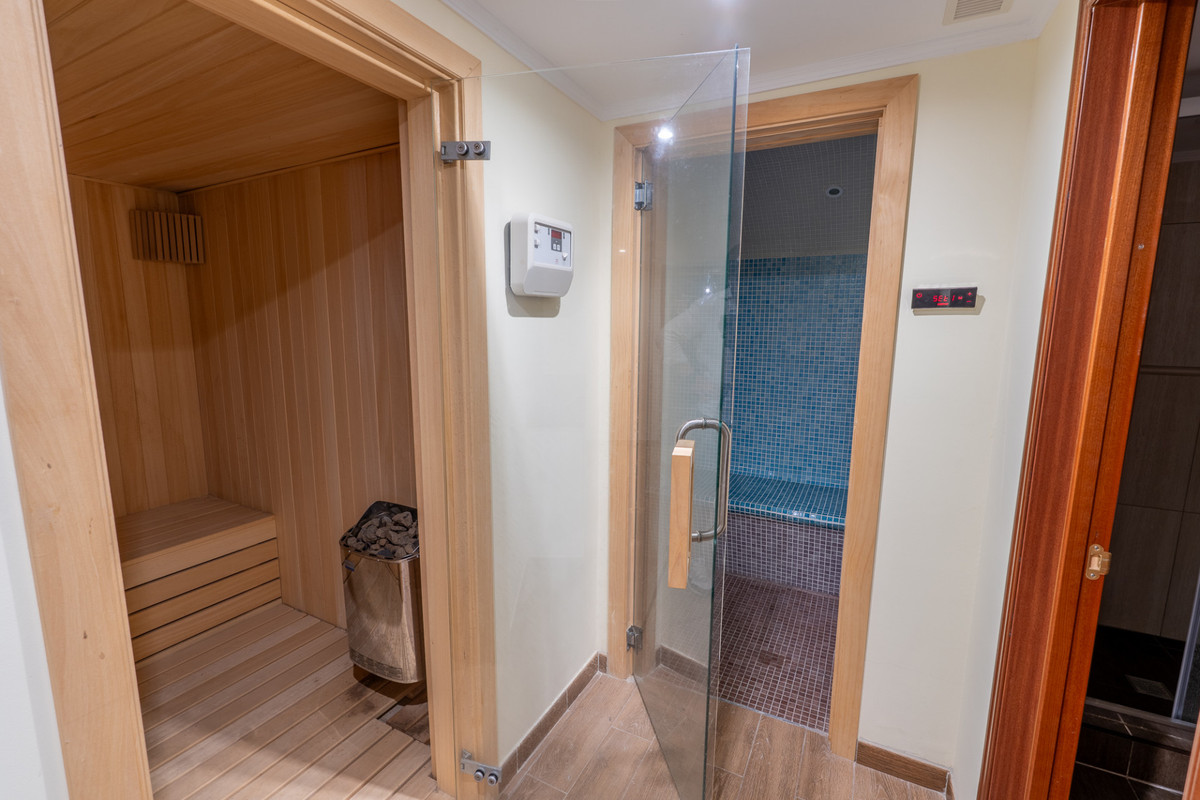 11f1a6e24d171679916f74322d82bb5f - 33