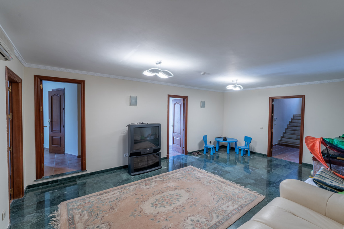 11f1a6e24d171679916f74322d82bb5f - 37