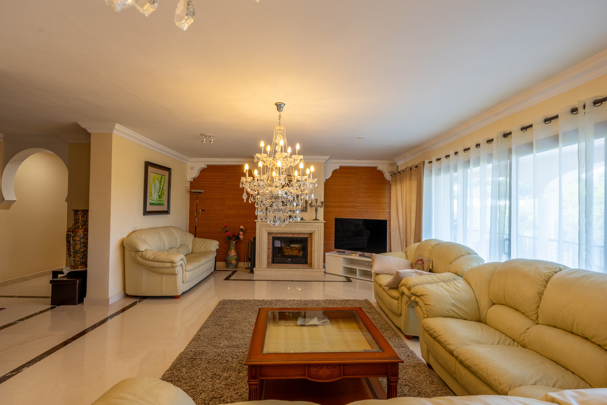 11f1a6e24d171679916f74322d82bb5f - 4