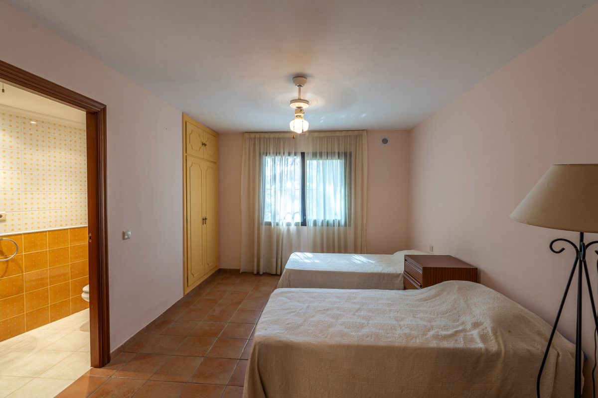 11f1a6e24d171679916f74322d82bb5f - 41