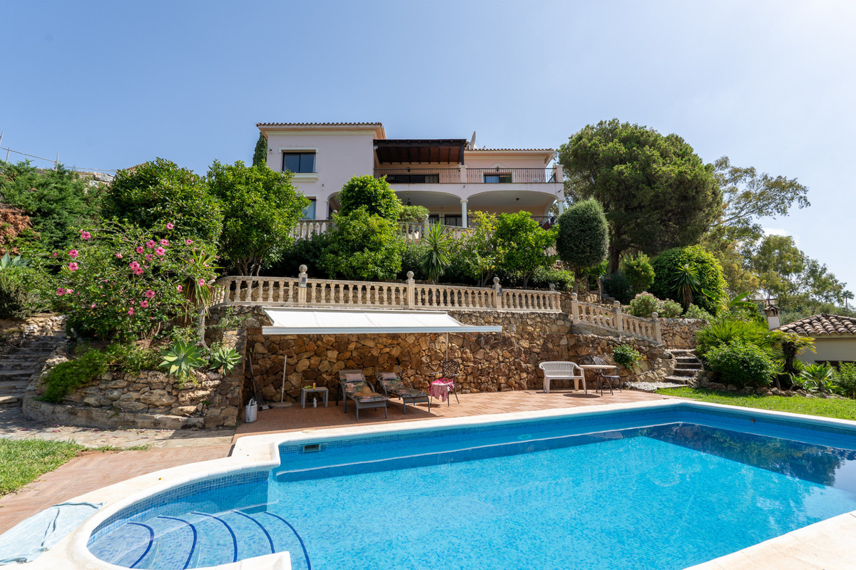 11f1a6e24d171679916f74322d82bb5f - 46