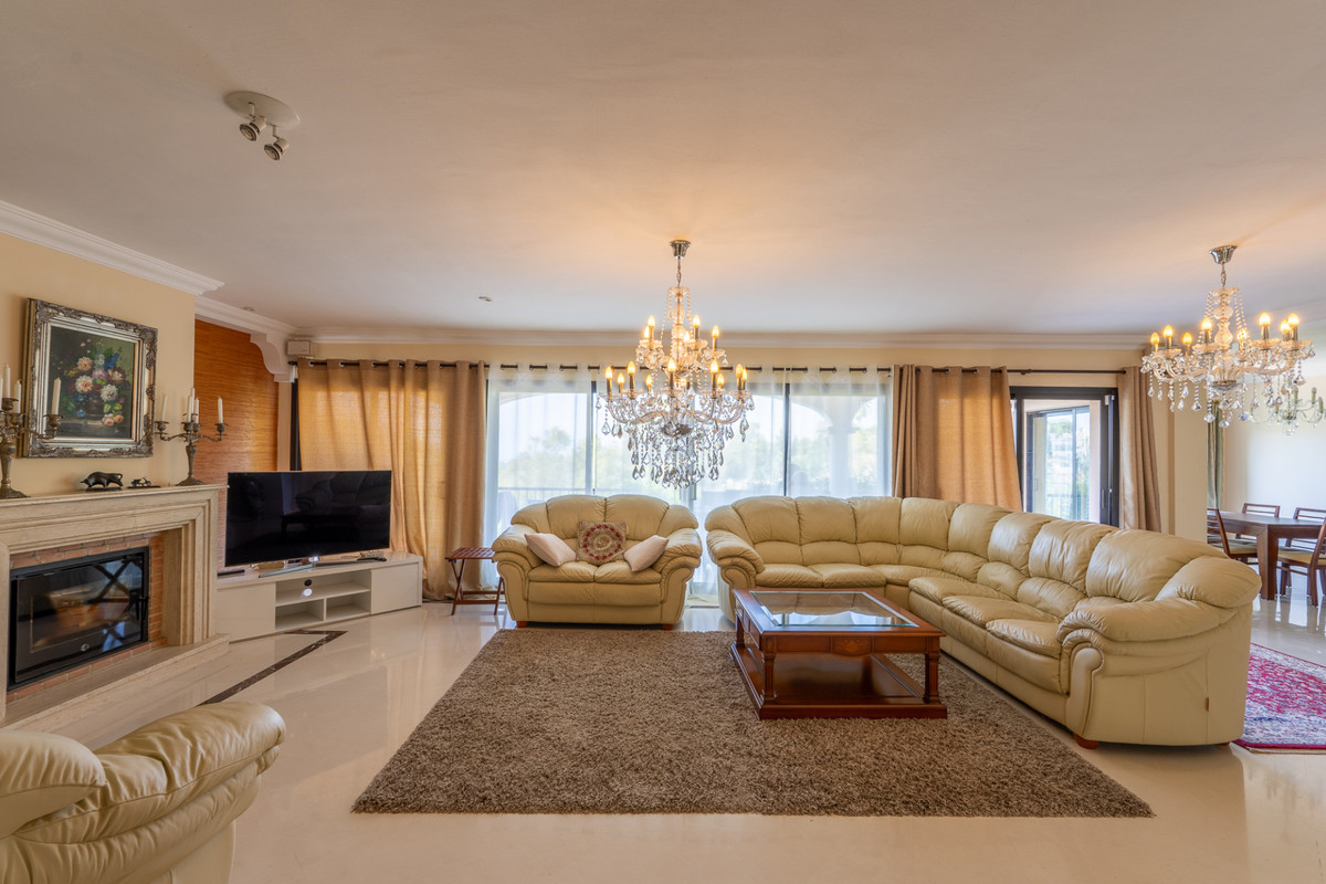 11f1a6e24d171679916f74322d82bb5f - 5