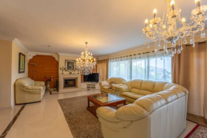 11f1a6e24d171679916f74322d82bb5f - 6