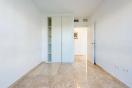 133bf8f47a864413b7dcac7ff15668a9 - 12