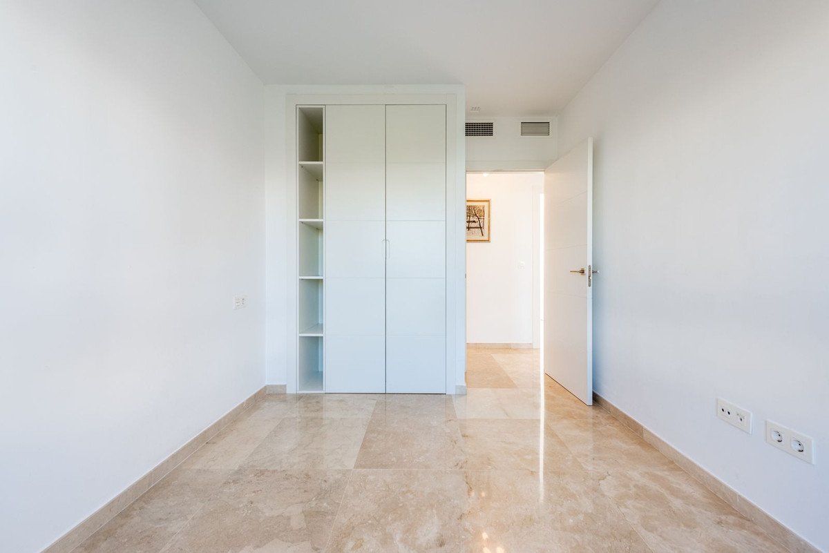 133bf8f47a864413b7dcac7ff15668a9 - 12