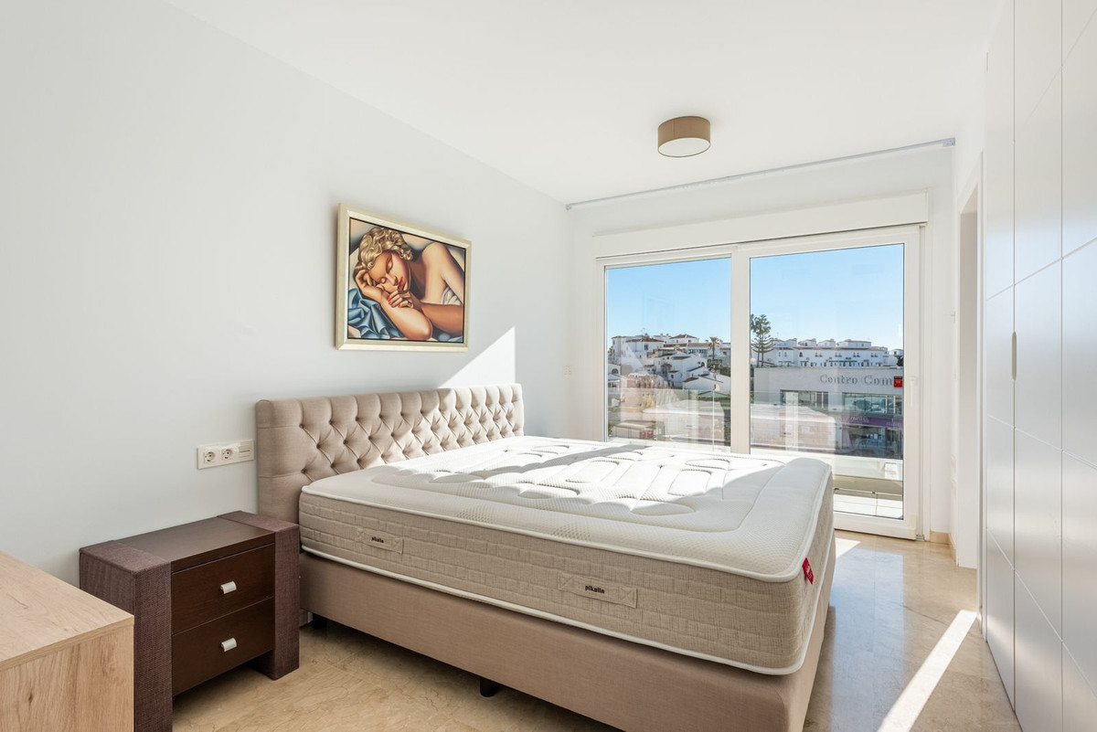 133bf8f47a864413b7dcac7ff15668a9 - 13