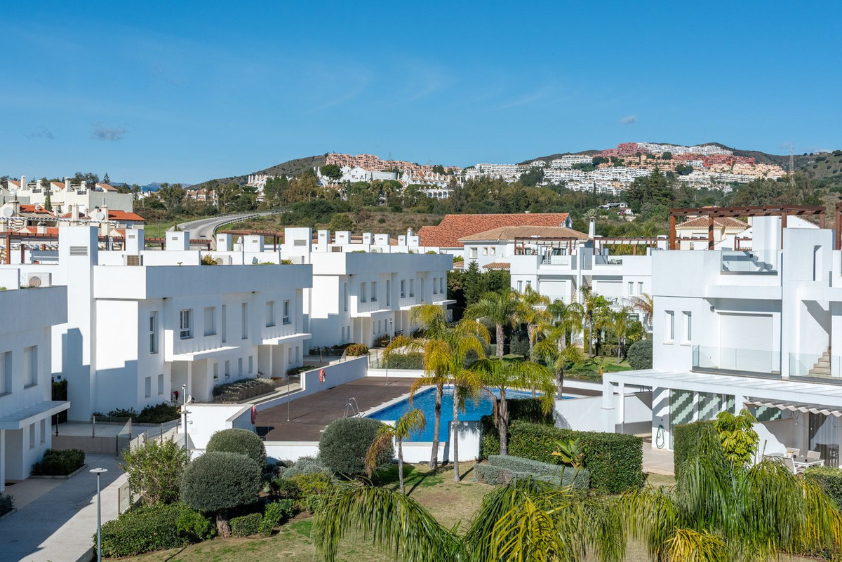 133bf8f47a864413b7dcac7ff15668a9 - 20