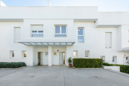 133bf8f47a864413b7dcac7ff15668a9 - 26