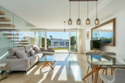 133bf8f47a864413b7dcac7ff15668a9 - 4