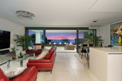 150dd6cfd32defc971f6573a67f44cb8 - 6